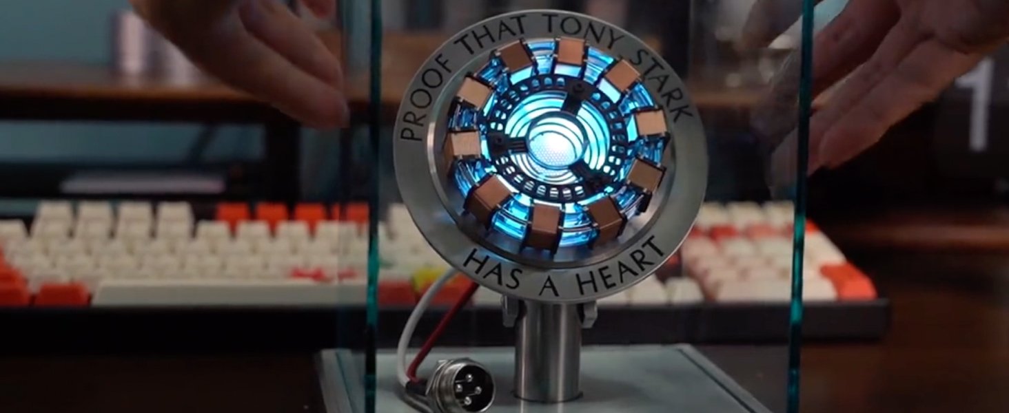 Lonyiabbi Arc Reactor LED Atmosphere Light, Vibration Sensitive USB Lamp, with Display Case